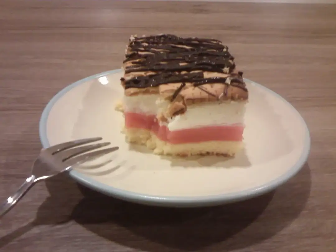 Pyszne ciasto ze śnieżką przepisy, które zachwycą Twoich gości