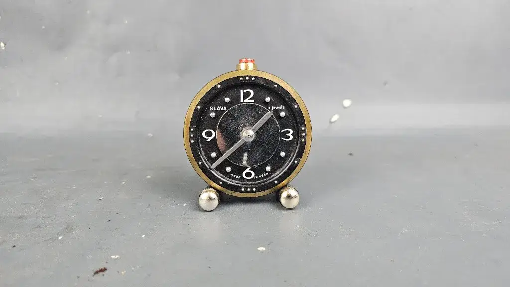 Najlepsze budziki dla niewidomych: Wybierz idealny model dla siebie