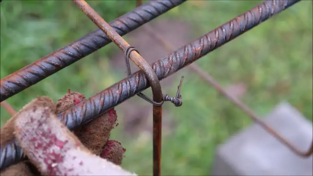 Skuteczne wiązanie zbrojeń: uniknij błędów i stwórz trwałe konstrukcje