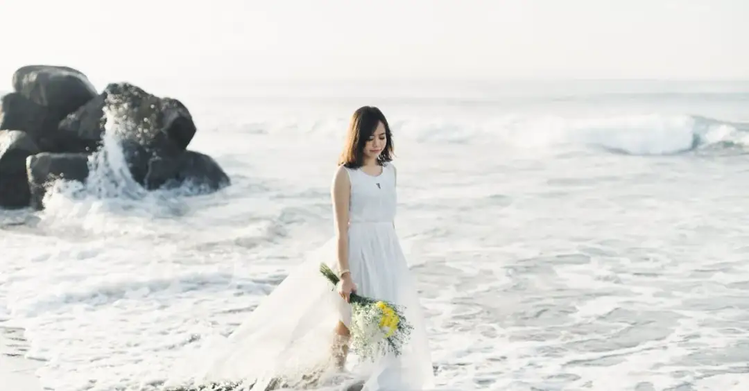 Witaj Gwiazdo Morza – Tekst i analiza piosenki: Co kryje ta melodia?