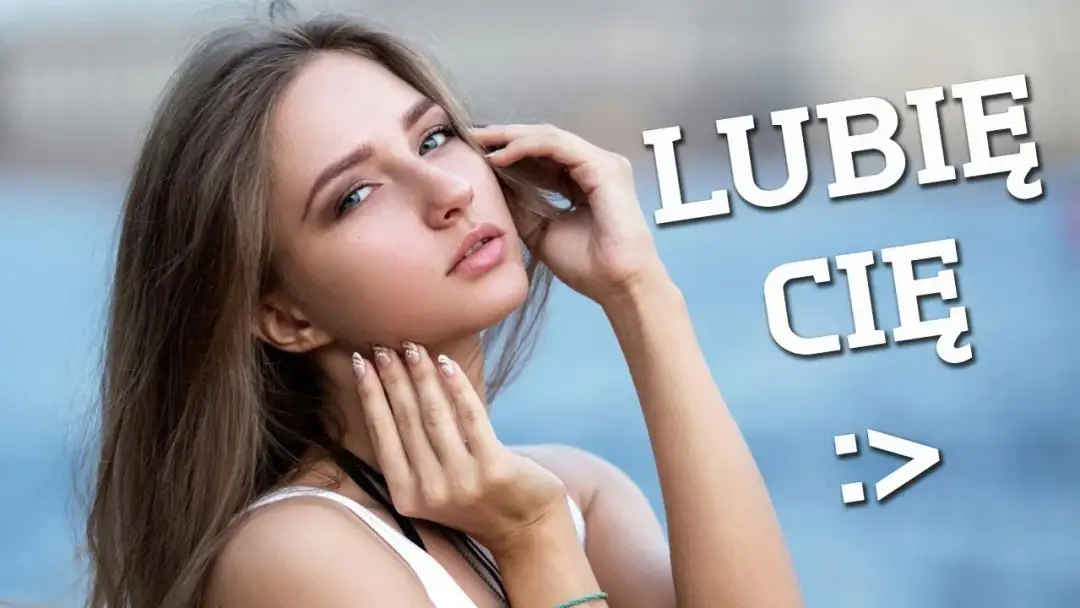 10 zaskakujących sygnałów zainteresowania u dziewczyn - poznaj je!