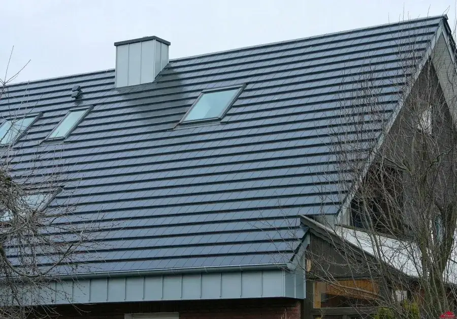 Meyer Holsen Piano: Elegancka czarna dachówka do nowoczesnych domów