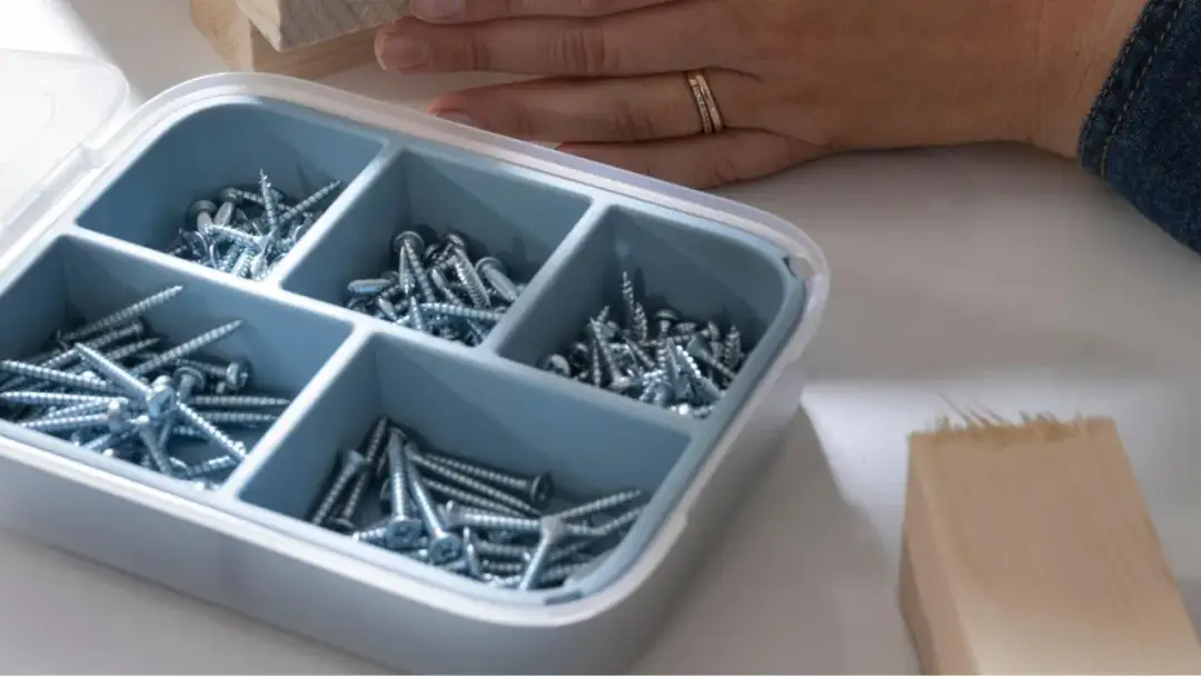 Jakie kołki do szafek wiszących IKEA, aby uniknąć błędów przy montażu?