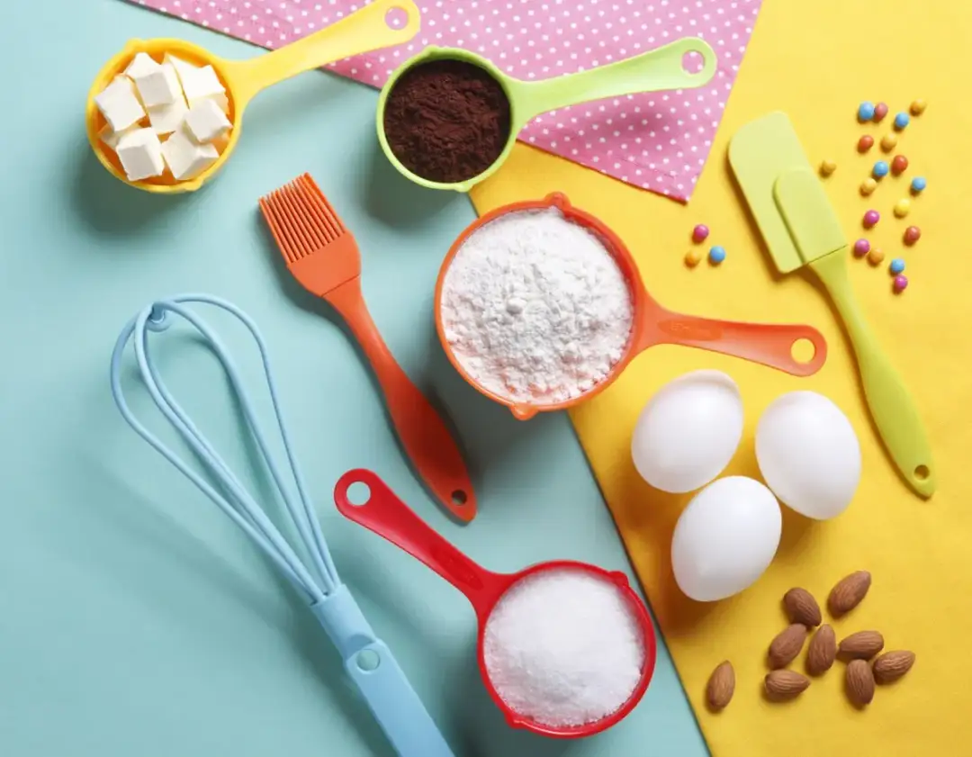 Szybkie przeliczanie 600 g mąki na szklanki - poradnik kuchennych obliczeń