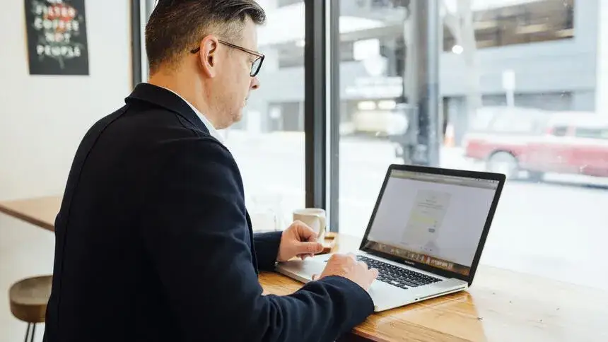 Czy skarbówka sama rozlicza PIT? Sprawdź, co musisz wiedzieć