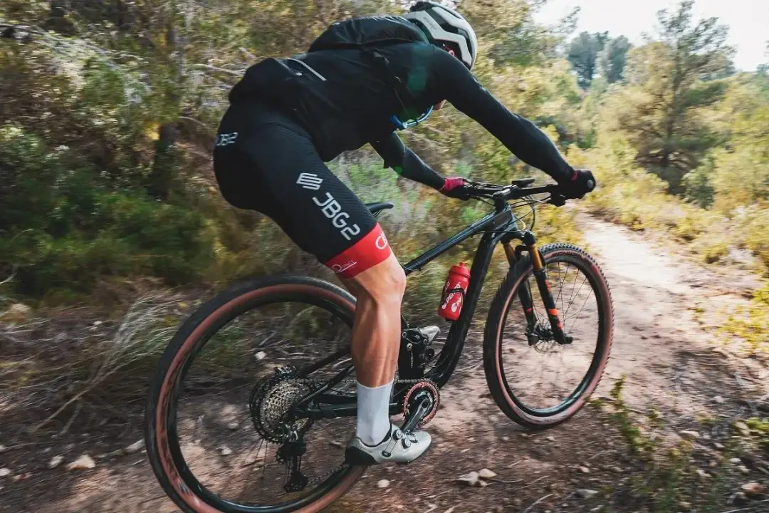 Camelbak Cross 20: Plecak hydracyjny dla aktywnych - test i opinie