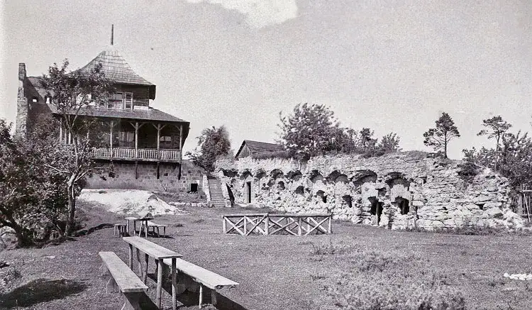 Zamek Melsztyn: Jak wyglądała potężna twierdza przed ruiną?