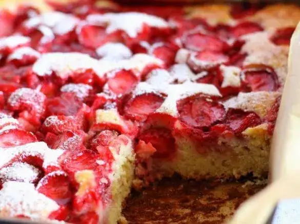Ciasto z truskawkami w Thermomixie – łatwy przepis na pyszny deser