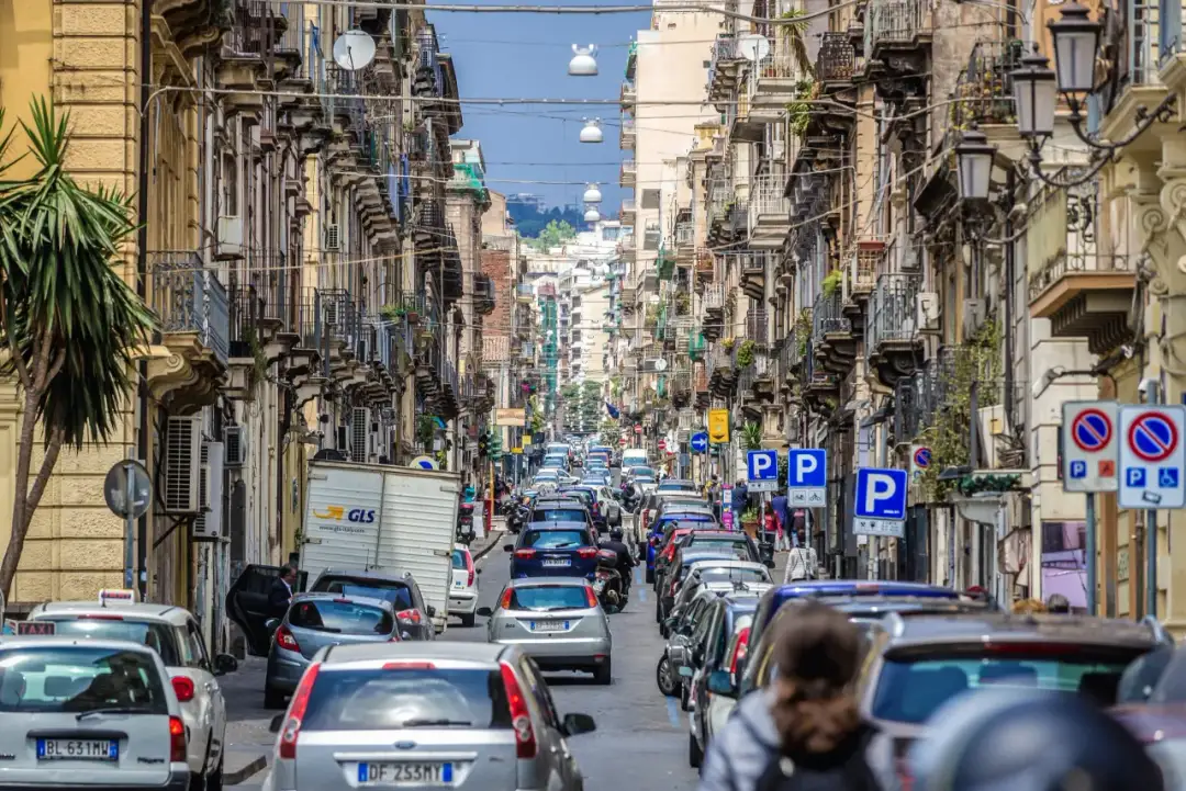 Katania czy jest bezpiecznie? Co musisz wiedzieć przed podróżą