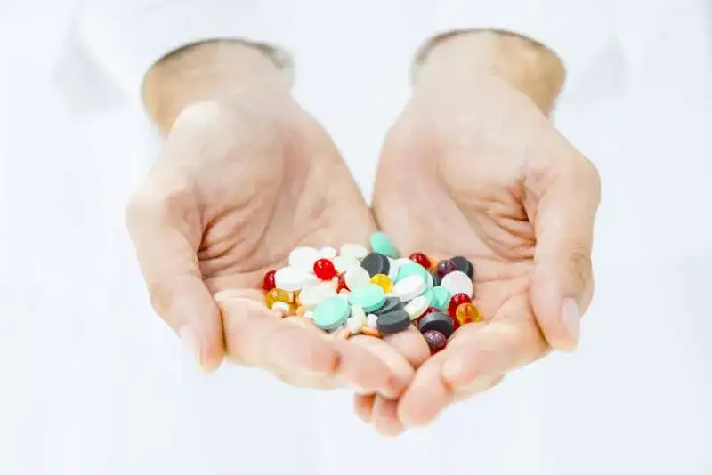 Czy suplementy diety są szkodliwe? Odkryj niebezpieczeństwa dla zdrowia