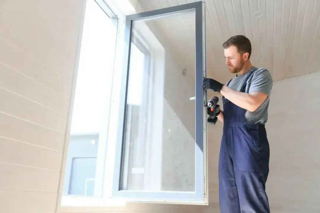 Czy można odliczyć od podatku wymianę okien w bloku? Sprawdź ograniczenia