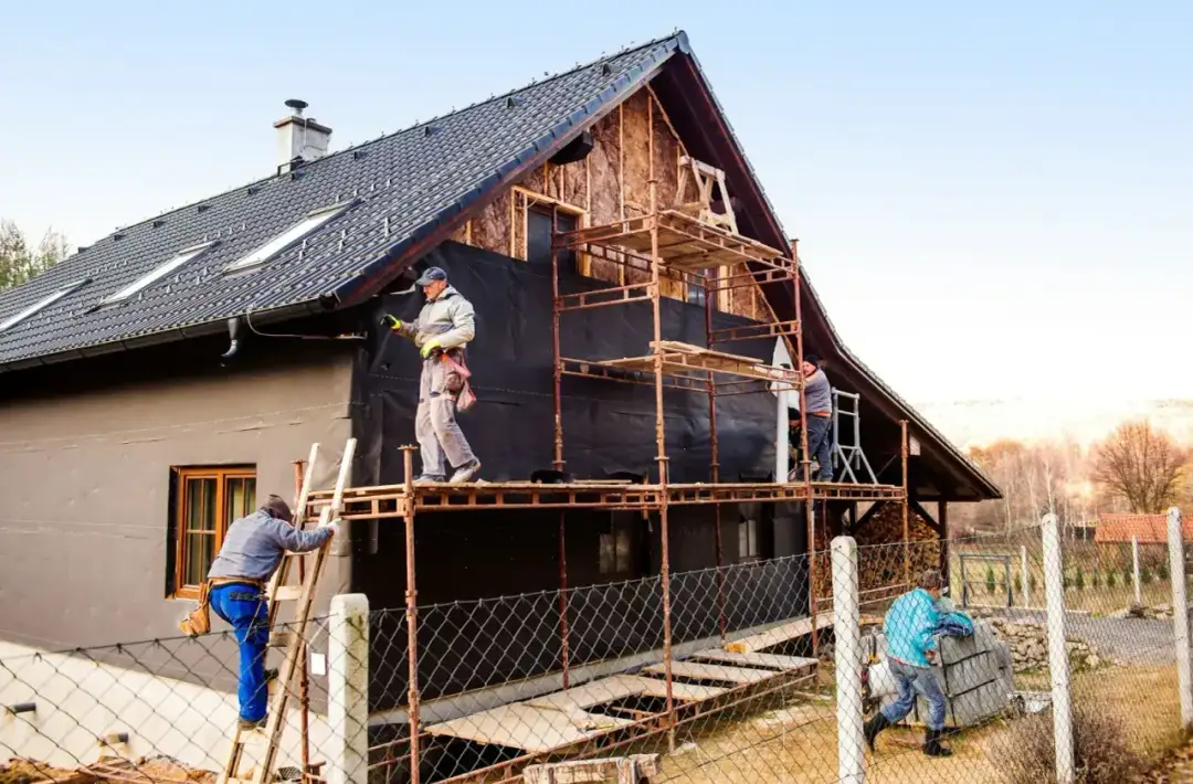 Ile kosztuje metr elewacji robocizna – poznaj ceny i kluczowe czynniki.