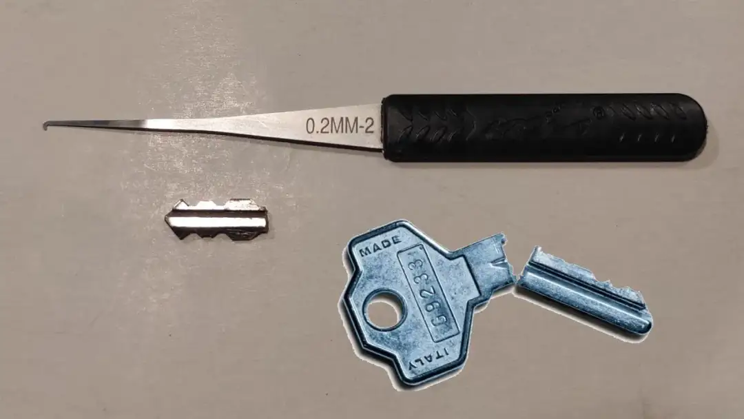 5 sprawdzonych sposobów jak wyciągnąć złamany kluczyk z zamka bez ślusarza