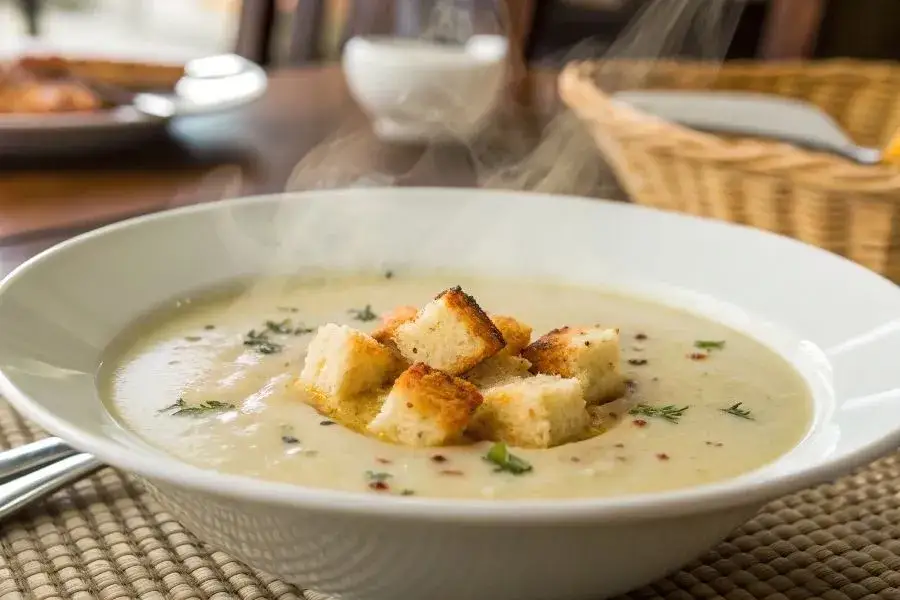 Zupa krem: Aksamitna konsystencja i pomysły na każdy smak