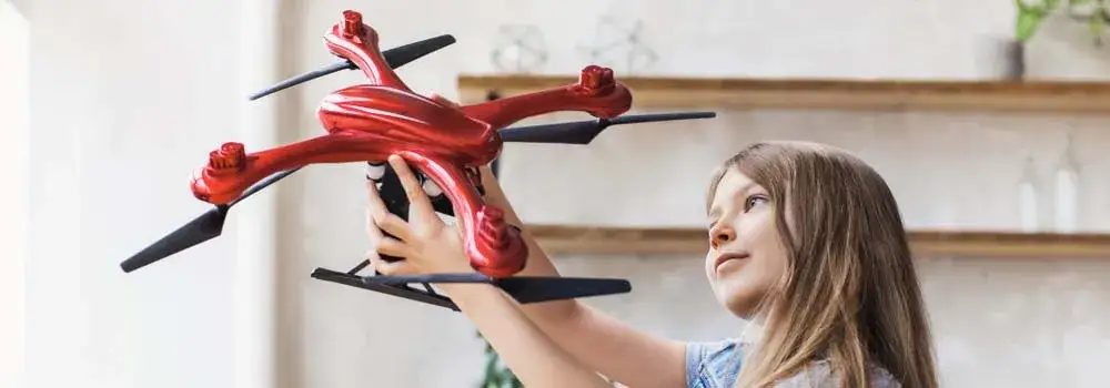 Jaki dron dla dziecka: wybierz bezpieczny model, który zachwyci malucha