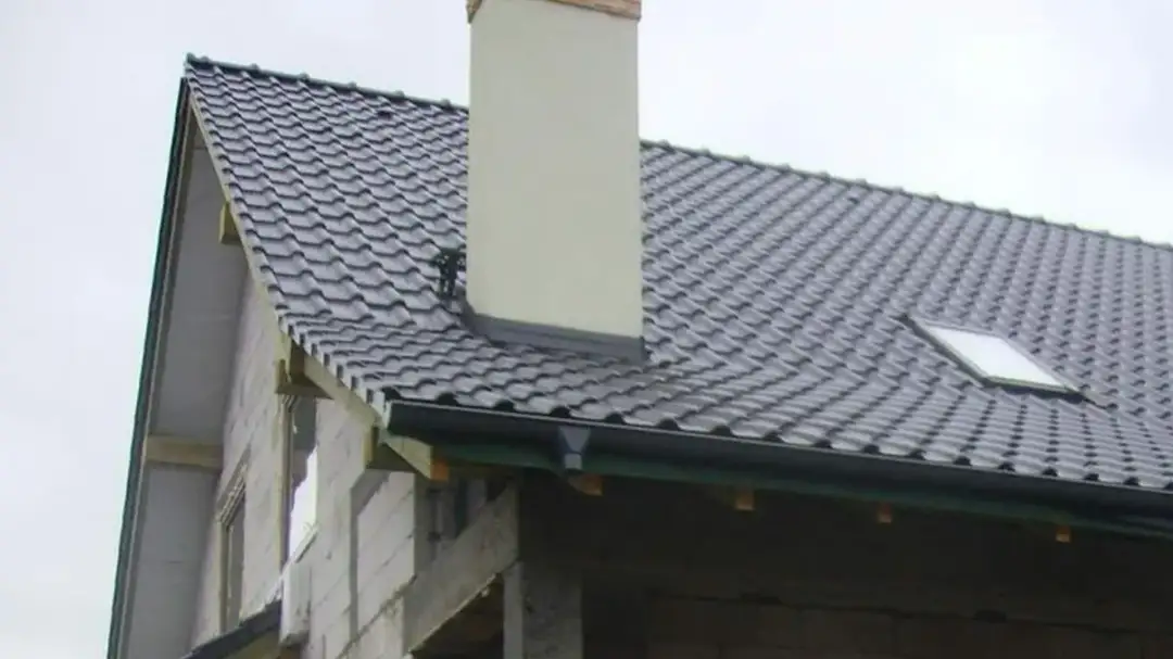 Jak wykończyć komin – uniknij najczęstszych błędów i wybierz materiały