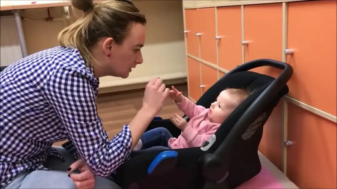 Skuteczne sposoby na wspieranie rozwoju 6-miesięcznego niemowlaka w domu