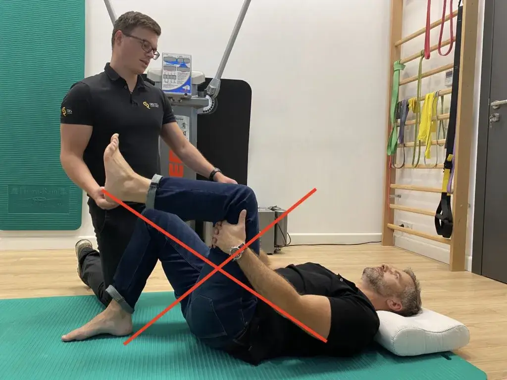 Kto leczy rwę kulszową? Poznaj specjalistów i skuteczne metody leczenia