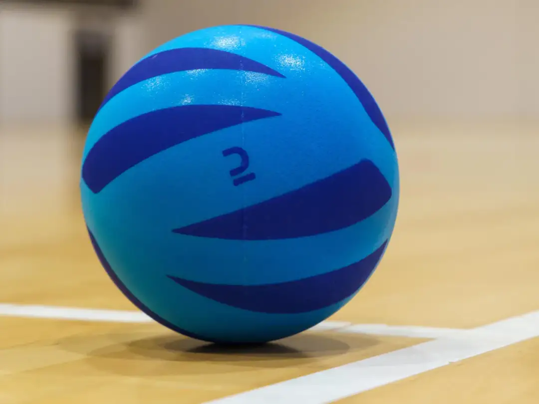 Jak napompować piłkę do pilatesu - uniknij błędów i zyskaj komfort