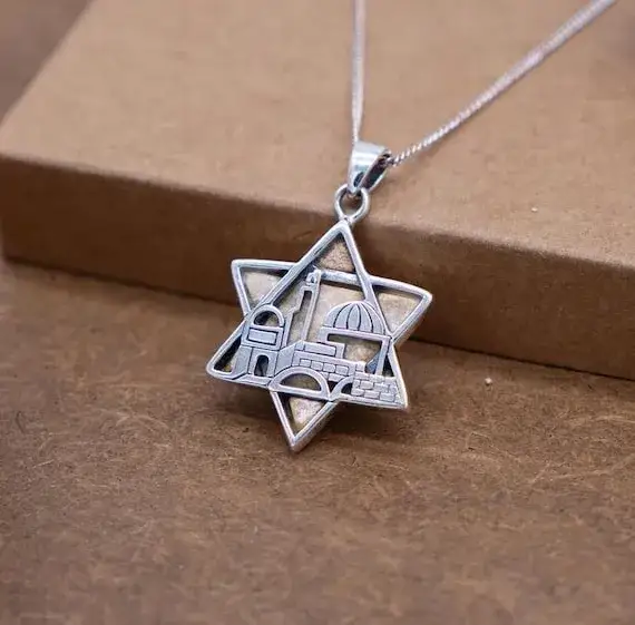 Naszyjnik z Gwiazdą Dawida: Odkryj głębokie znaczenie i historię symbolu