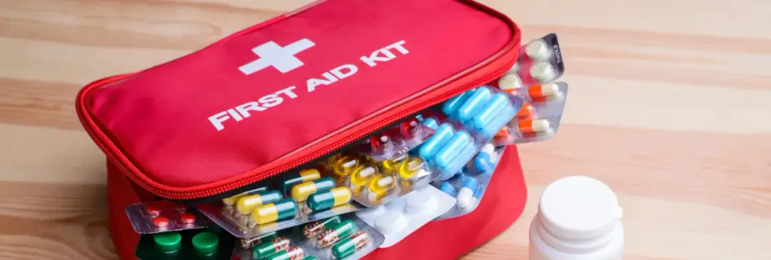 Apteczka domowa: Co musisz mieć? Kompletna lista i wskazówki