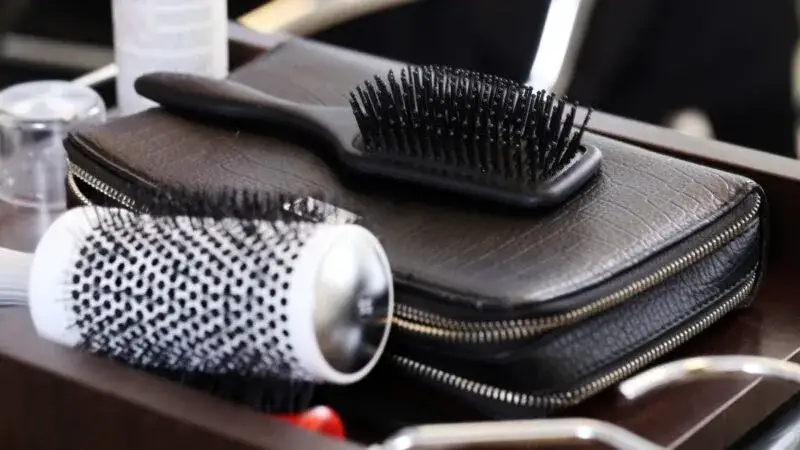 Najlepsza szczotka do włosów – wybierz idealną dla swoich potrzeb