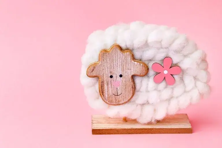 Stwórz pięknego baranka wielkanocnego DIY - proste pomysły krok po kroku