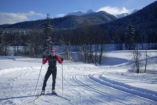 Gdzie wypożyczyć narty biegowe w Kościelisku? 5 najlepszych miejsc