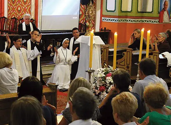Jak zwykły ks. Łukasz Czaniecki stał się fenomenem? Oto portret