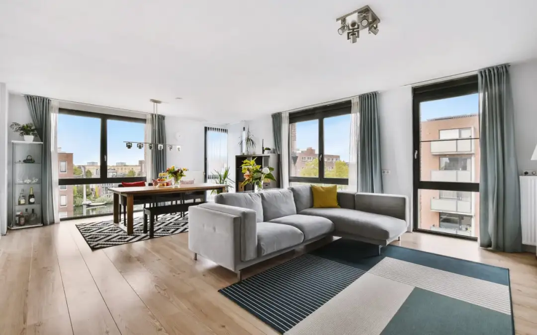 Gdzie wystawić mieszkanie na wynajem? Ekspert radzi: platformy, koszty, weryfikacja.