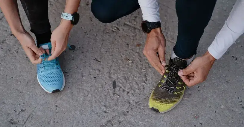 Jak wiązać buty za kostkę, aby uniknąć bólu i kontuzji?