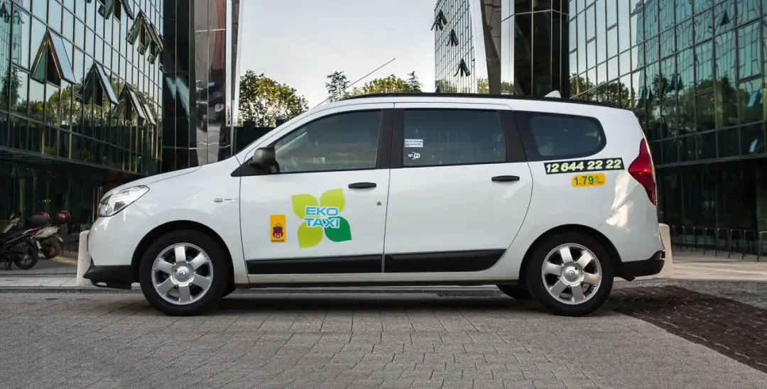 Ile kosztuje taxi z lotniska Balice do centrum Krakowa: aktualne ceny