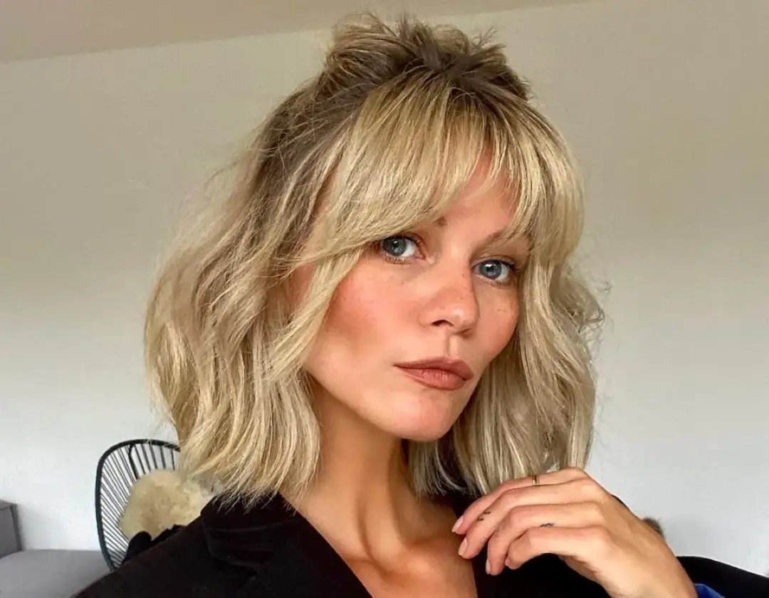 Jak upiąć grzywkę: modne fryzury z grzywką na każdą okazję