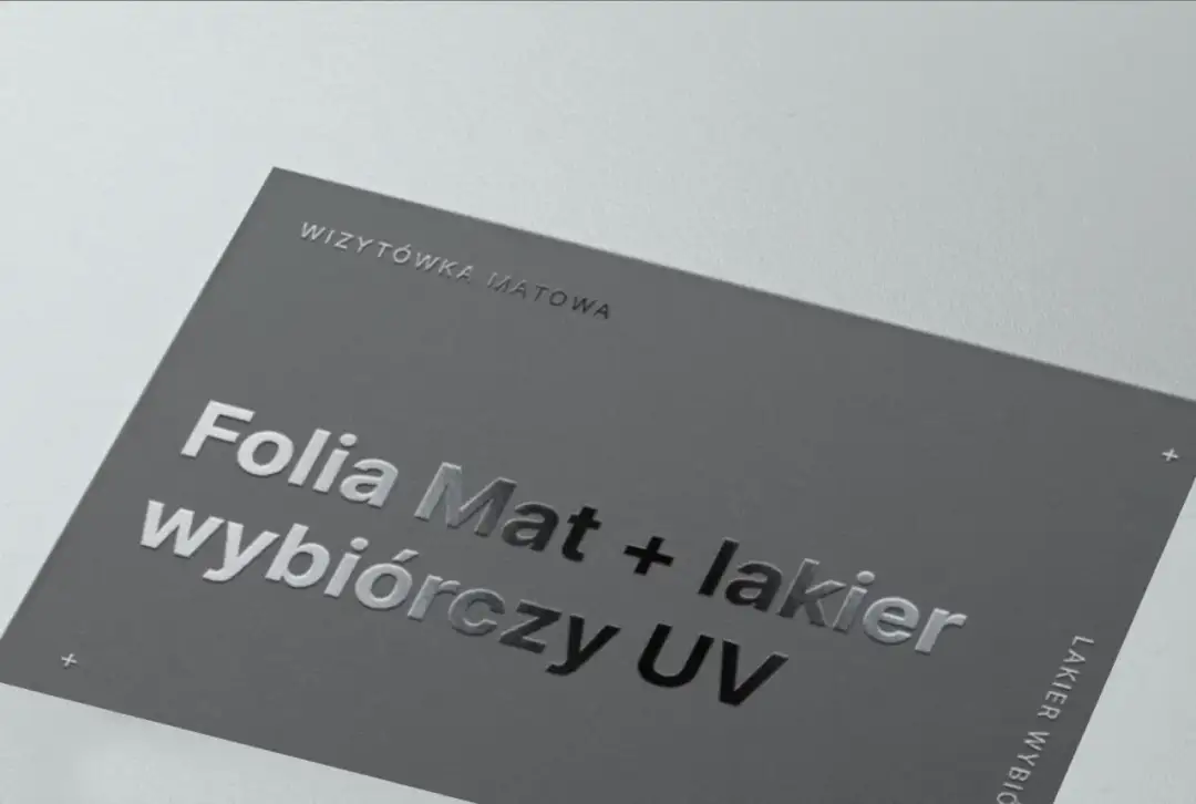 Folia mat druk: Jak matowe foliowanie poprawia jakość druków