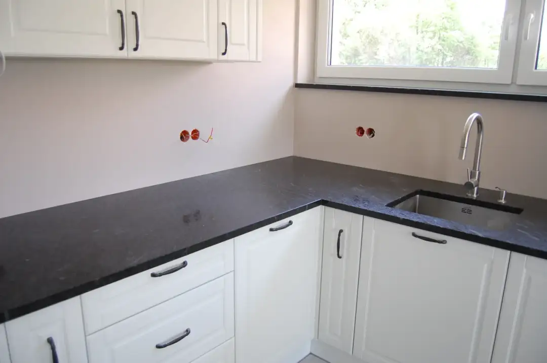 Blat konglomerat czy kompozyt - co wybrać dla swojej kuchni?