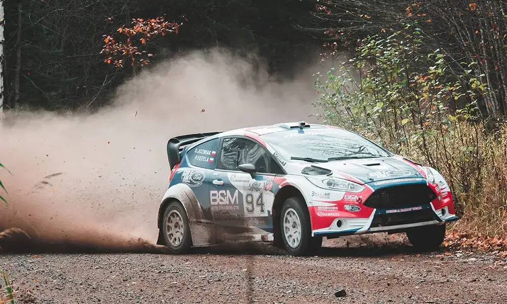 Jak zostać kierowcą wyścigowym - uniknij błędów i zdobądź licencję