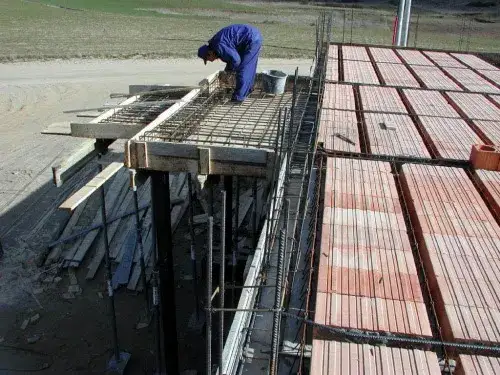 Zbrojenie balkonu wiszącego: klucz do bezpieczeństwa i trwałości konstrukcji