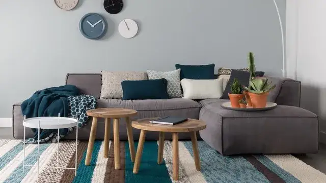 Jak dobrać poduszki dekoracyjne, aby unikać błędów w aranżacji