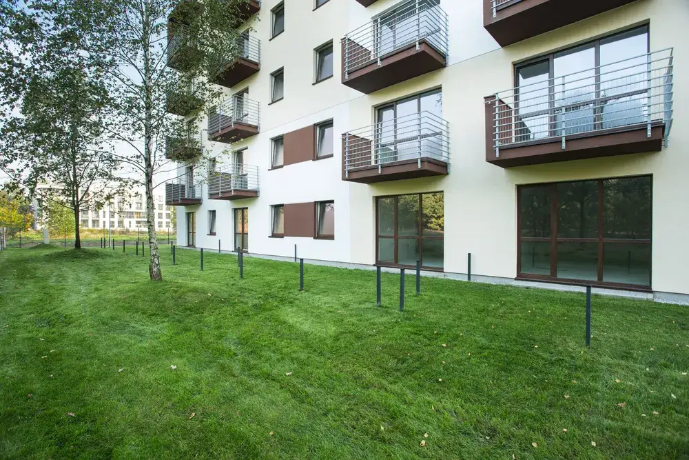 Czy warto wykupić grunt pod swoim mieszkaniem w bloku? Odkryj prawdę.