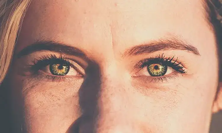 Objawy zmęczenia oczu: jak je rozpoznać i uniknąć bólu oczu