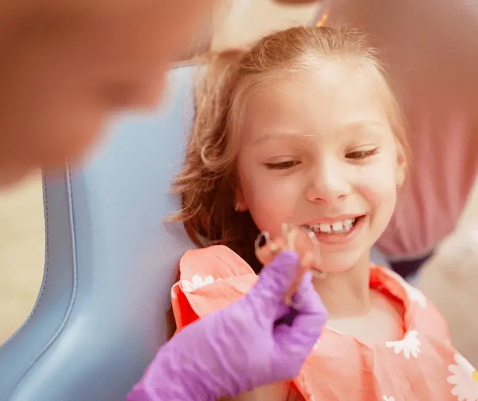 Ile trzeba nosić aparat na zęby? Sprawdź, jak długo to trwa