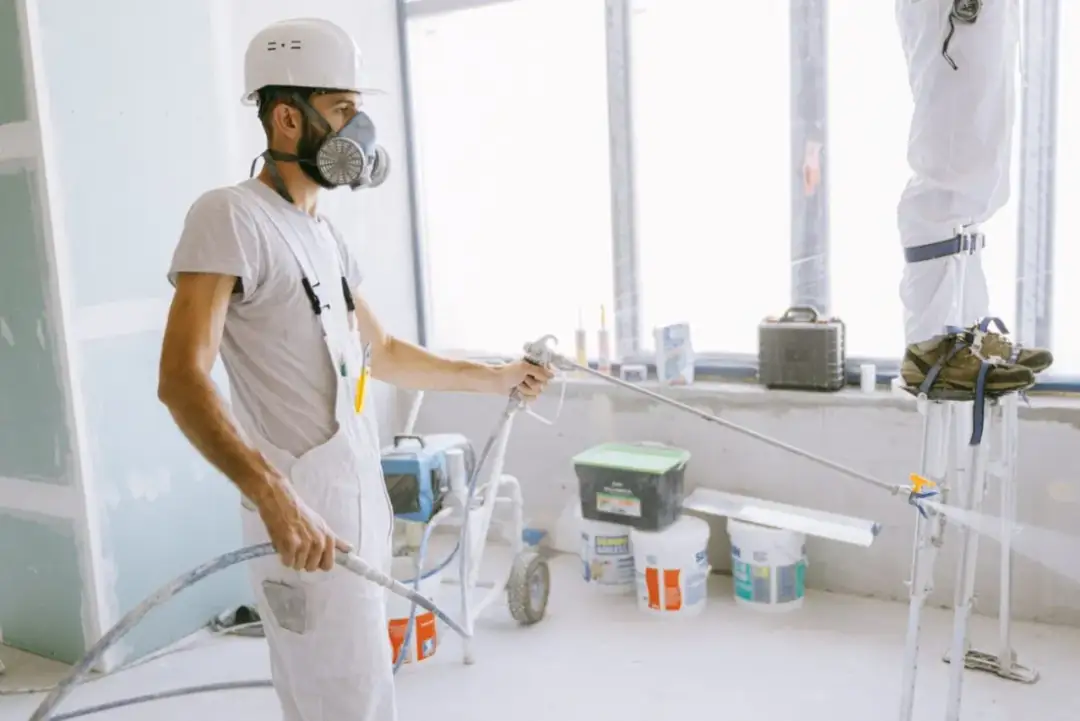 Jaką dyszę do malowania farbami akrylowymi wybrać, aby uniknąć błędów?