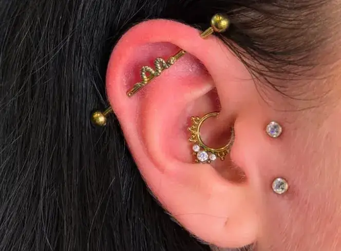 Jak zrobić kolczyka w chrząstce bez ryzyka bólu i powikłań