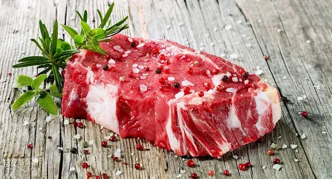 Ile kalorii ma 100 g wołowiny? Zaskakujące różnice w wartościach!