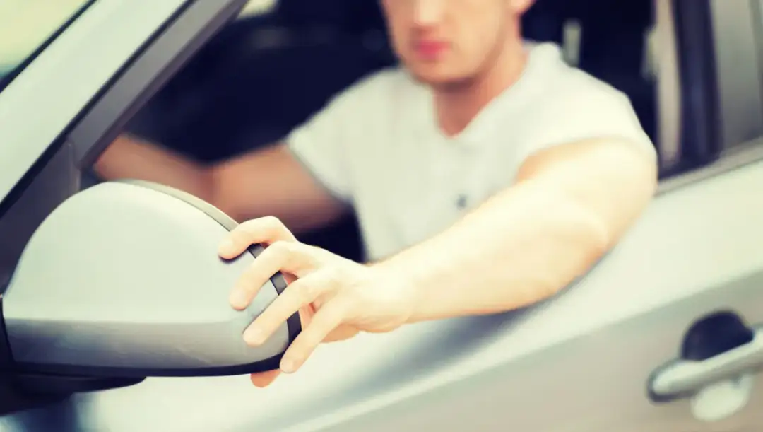 Martwe pole? Ustaw lusterka idealnie i zwiększ bezpieczeństwo!