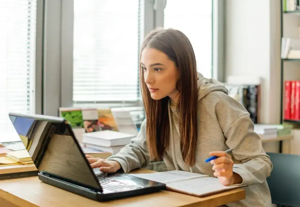 Jak sprawdzić wiarygodność noclegu i uniknąć oszustw przy rezerwacji