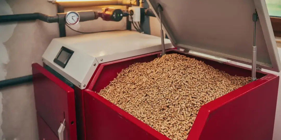 Ile kosztuje pellet 2026? Sprawdź ceny i oszczędzaj!