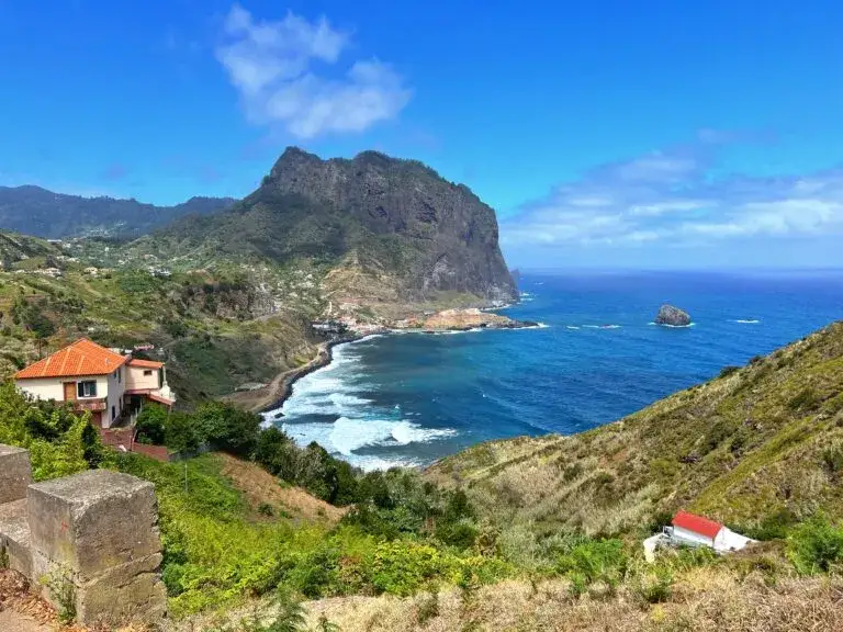 Madera: Gdzie nocleg? Południe czy północ? Wybierz idealne!