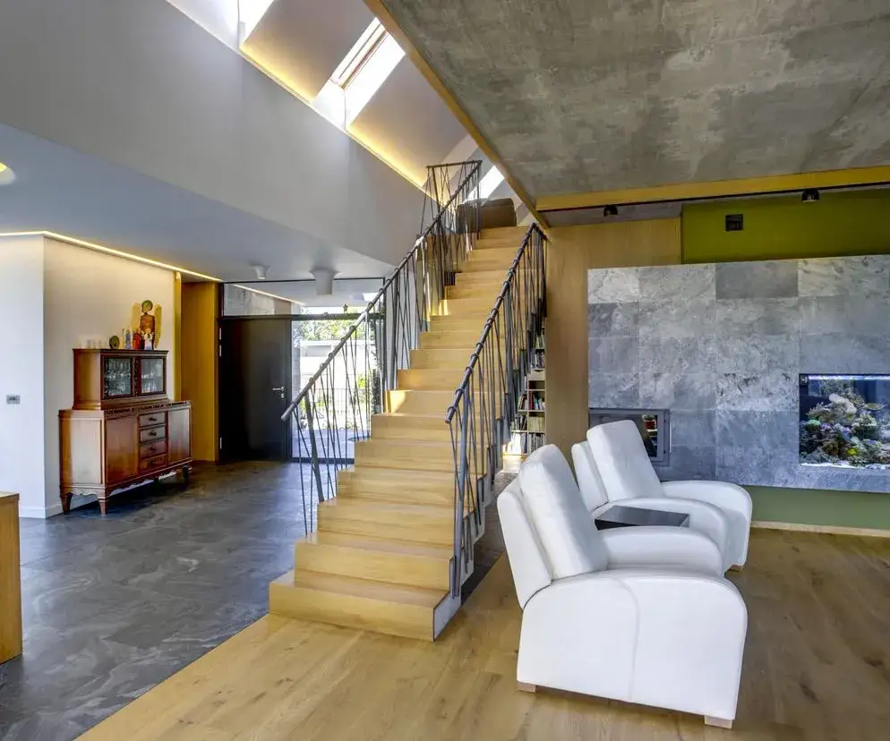 Najlepsze materiały na schody wewnętrzne. Praktyczny poradnik bez wpadek