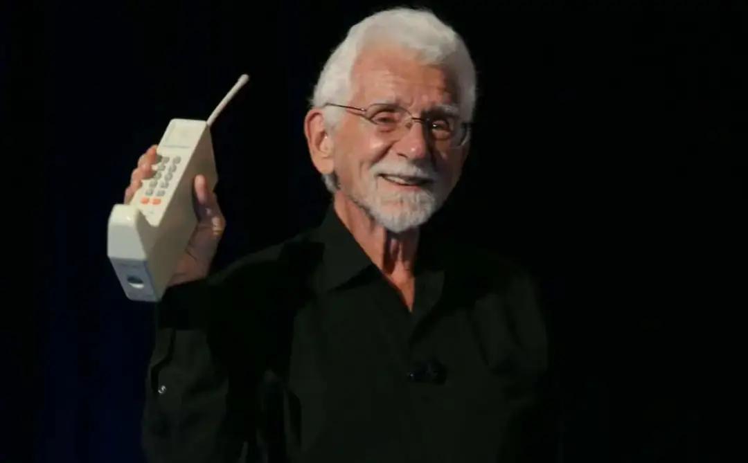 Kto wynalazł pierwszy telefon komórkowy i jak zmienił świat?